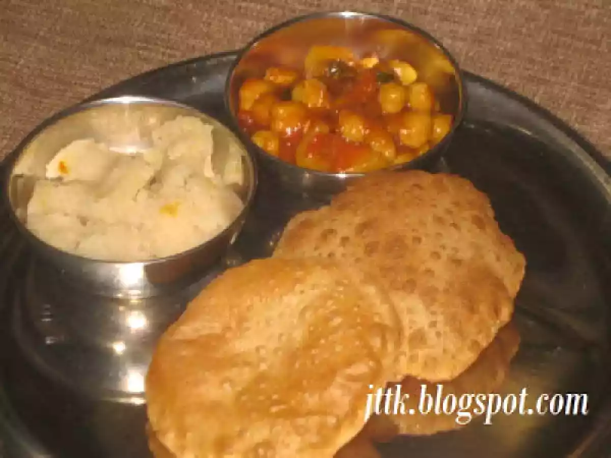 Halwa Poori Choley