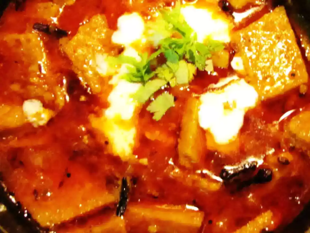 Gram Flour Dumplings in Spicy Gravy!! (Kathiyawadi Dhokli Nu Shaak) ((કાઠીયાવાડી ઢોકળીનું શાક))