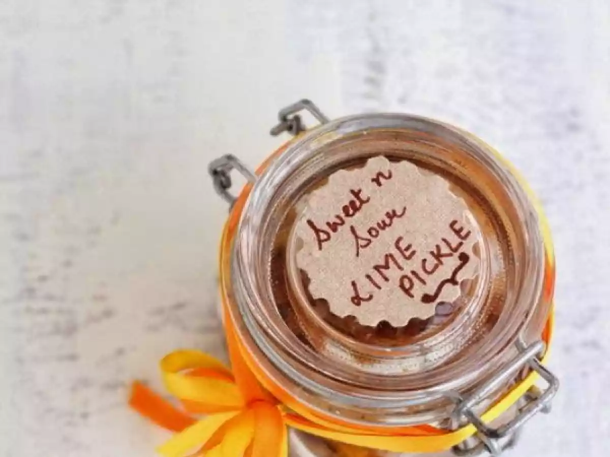 KHATTA MEETHA NIMBU KA ACHAR (No-Oil Sweet n Sour Lime Pickle)