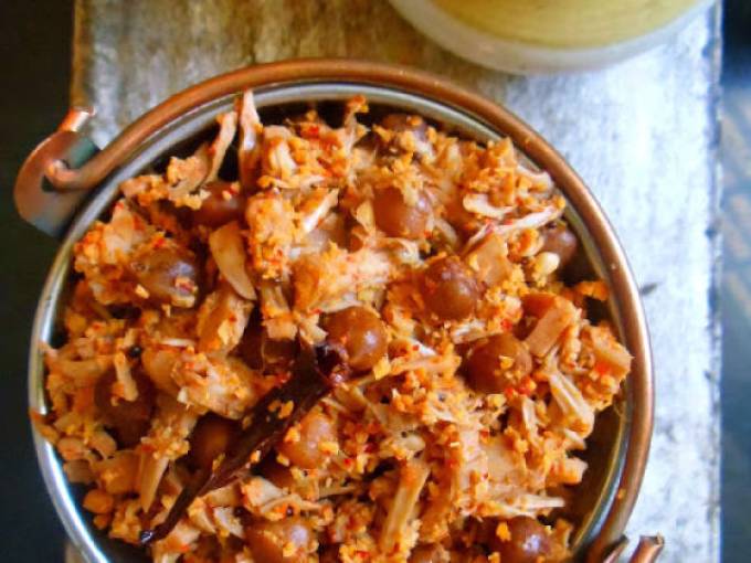 Gujje Kadle Aajadina / Raw Jackfruit Sukka