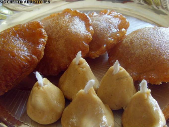 Karupatti (Palm Jaggery) Paniyaram and Elai Maavu for Pillayar Nonbu