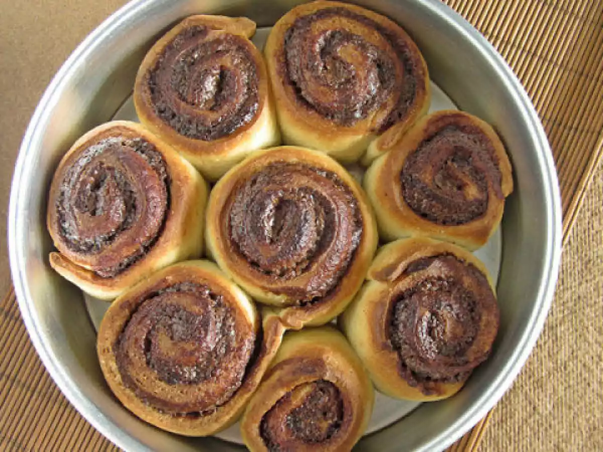 Nutella Pull-apart Rolls | Easy Bread Recipes