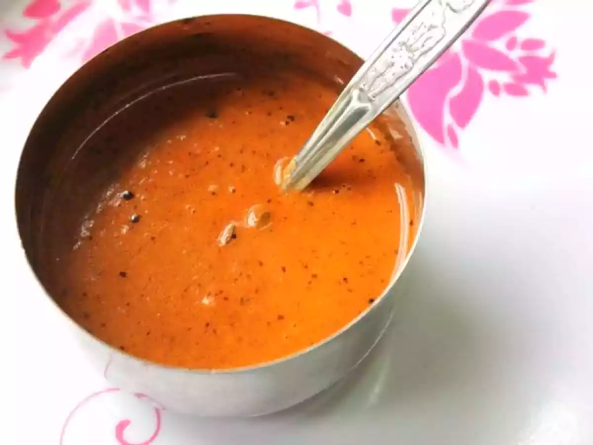 Tomato Kara Chutney / Thakkali Kara Chutney / Spicy Tomato Chutney / Tomato Garlic Chutney / Thakkali Pondu Chutney