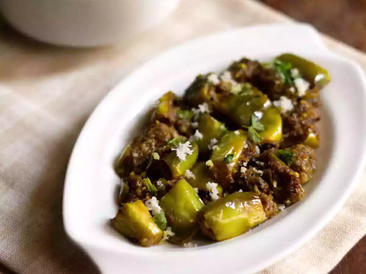 Vangi bhaji or vangyachi bhaji recipe, maharashtrian vangi bhaji recipe