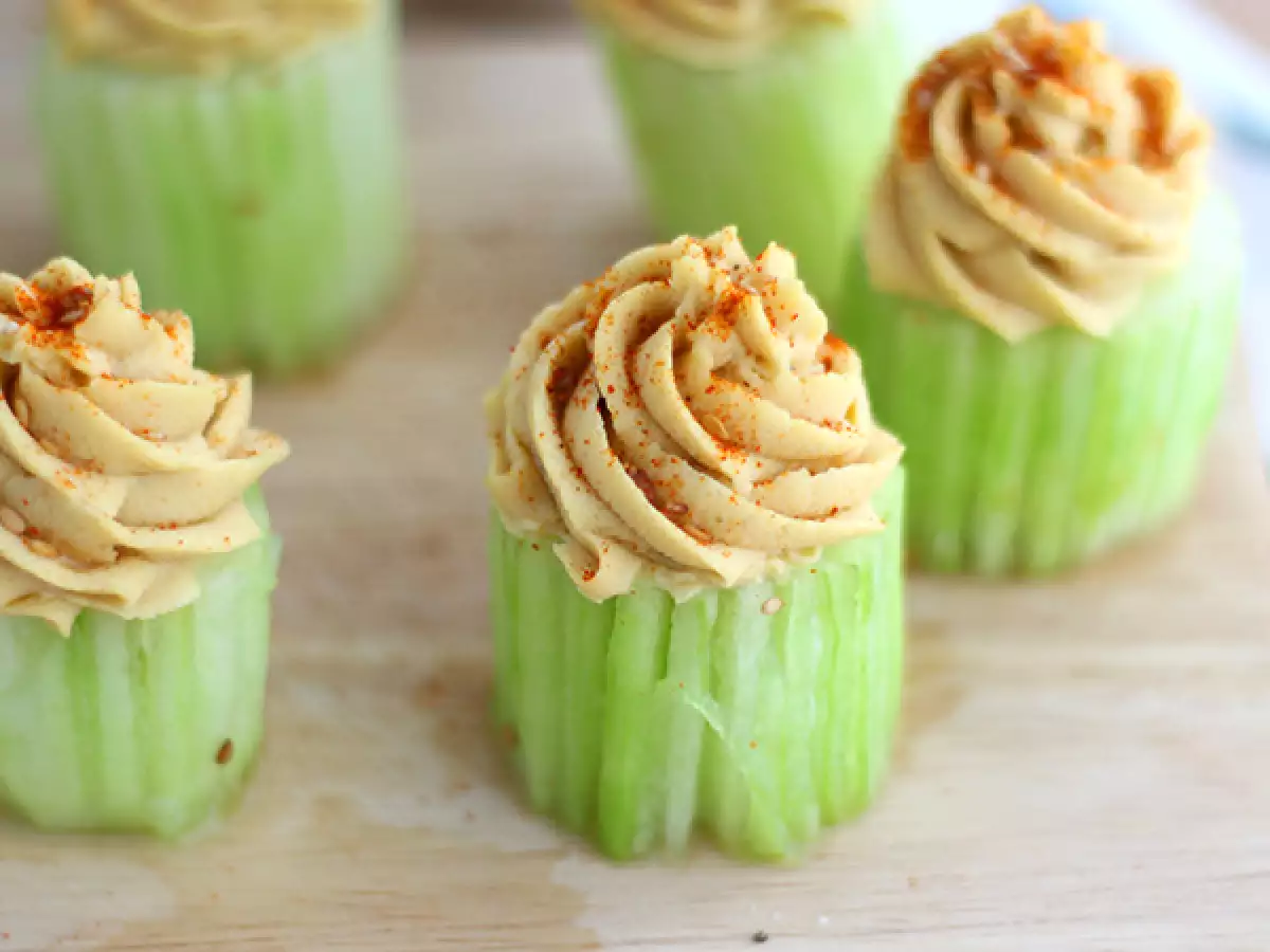 Recipe Cupcakes with cucumber and hummus - video recipe !