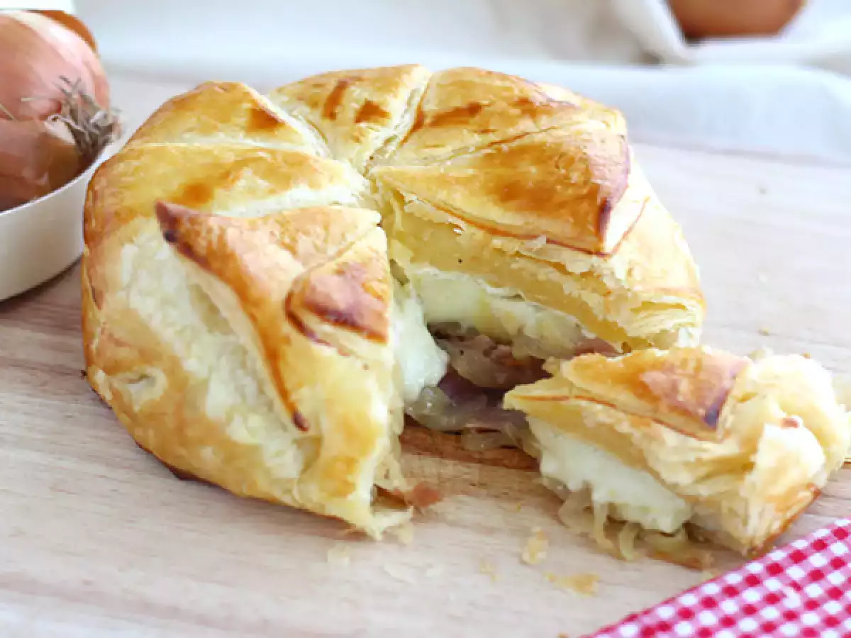Recipe Flaky camembert with ham and onions - video recipe!