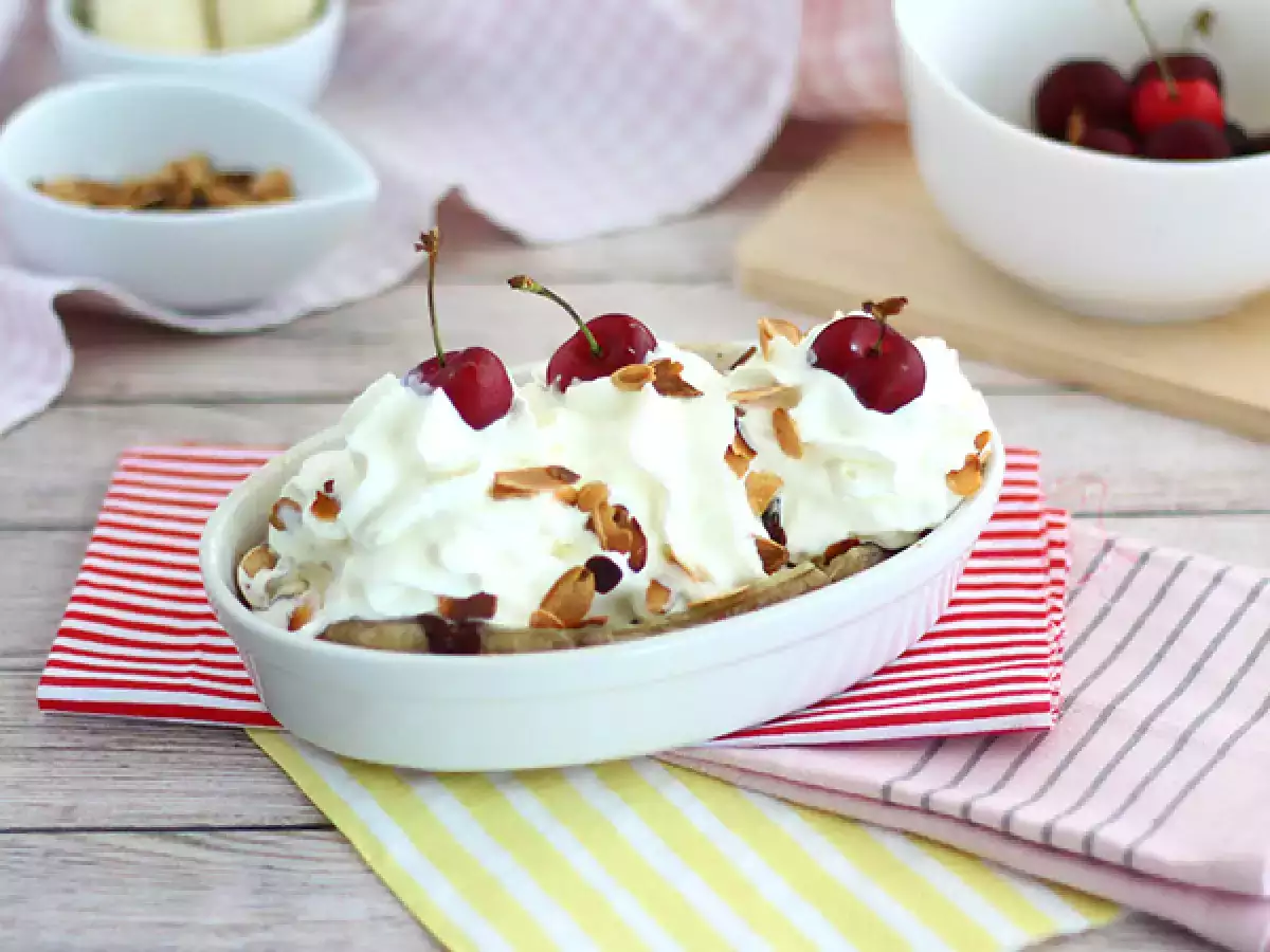 Recipe Banana split, the famous ice cream dessert