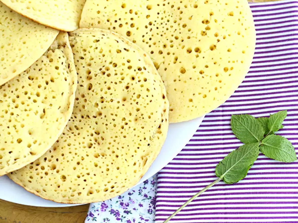 Recipe Baghrirs, the moroccan pancakes with a thousand holes