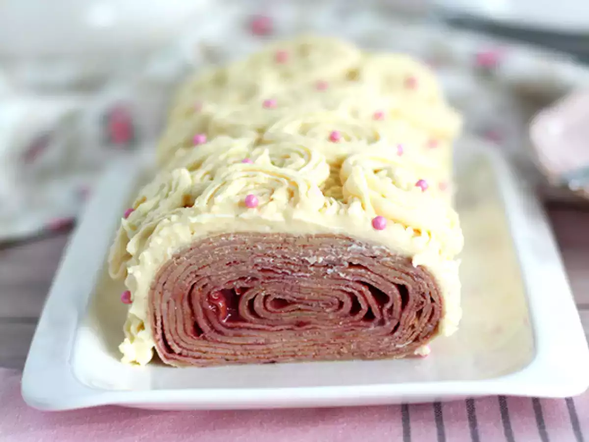 Recipe Crepe yule log with raspberry and white chocolate