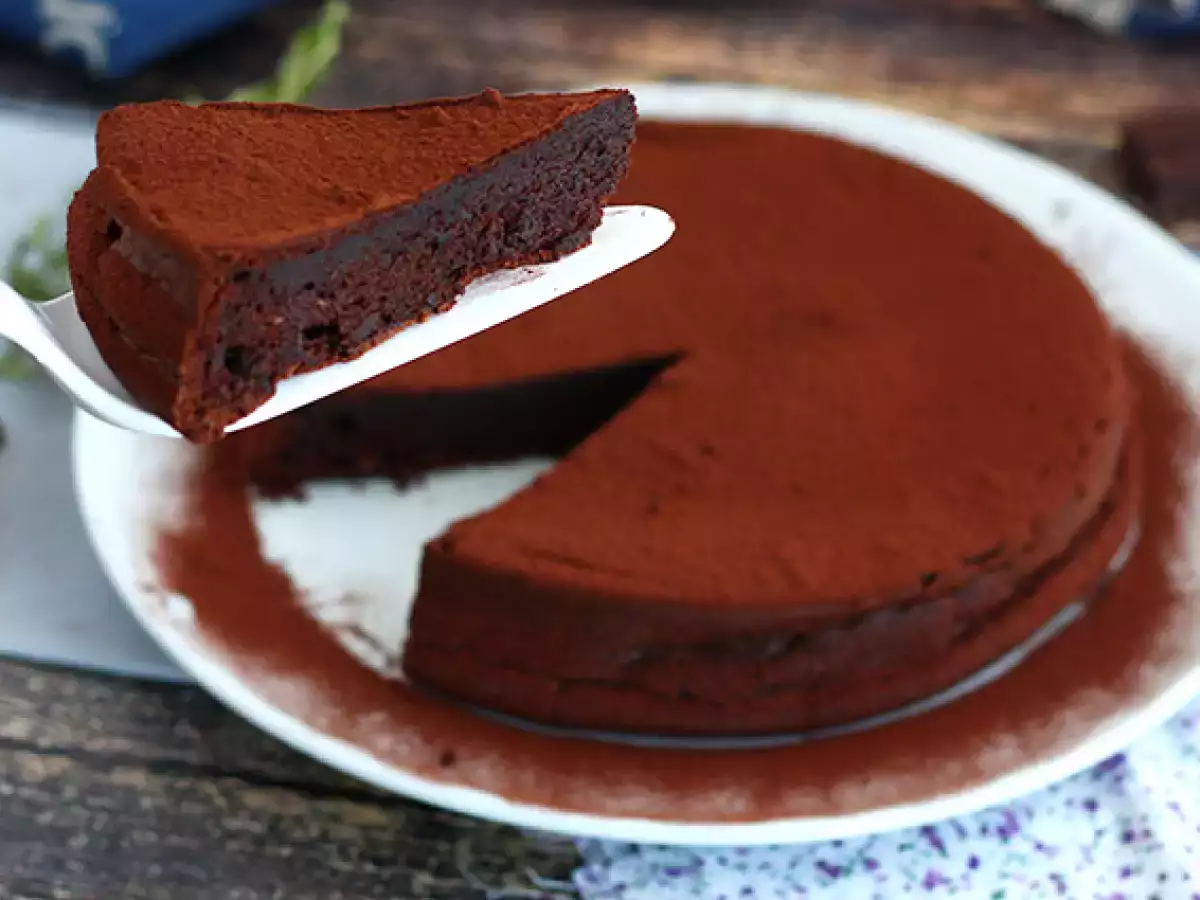 Recipe Homemade chocolate mousse cake