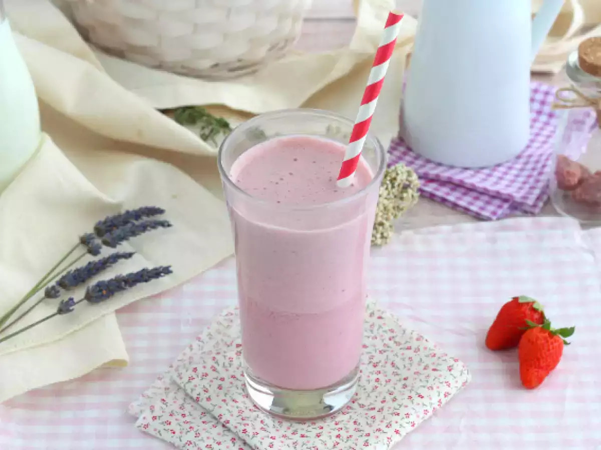 Recipe Raspberry and strawberry milkshake