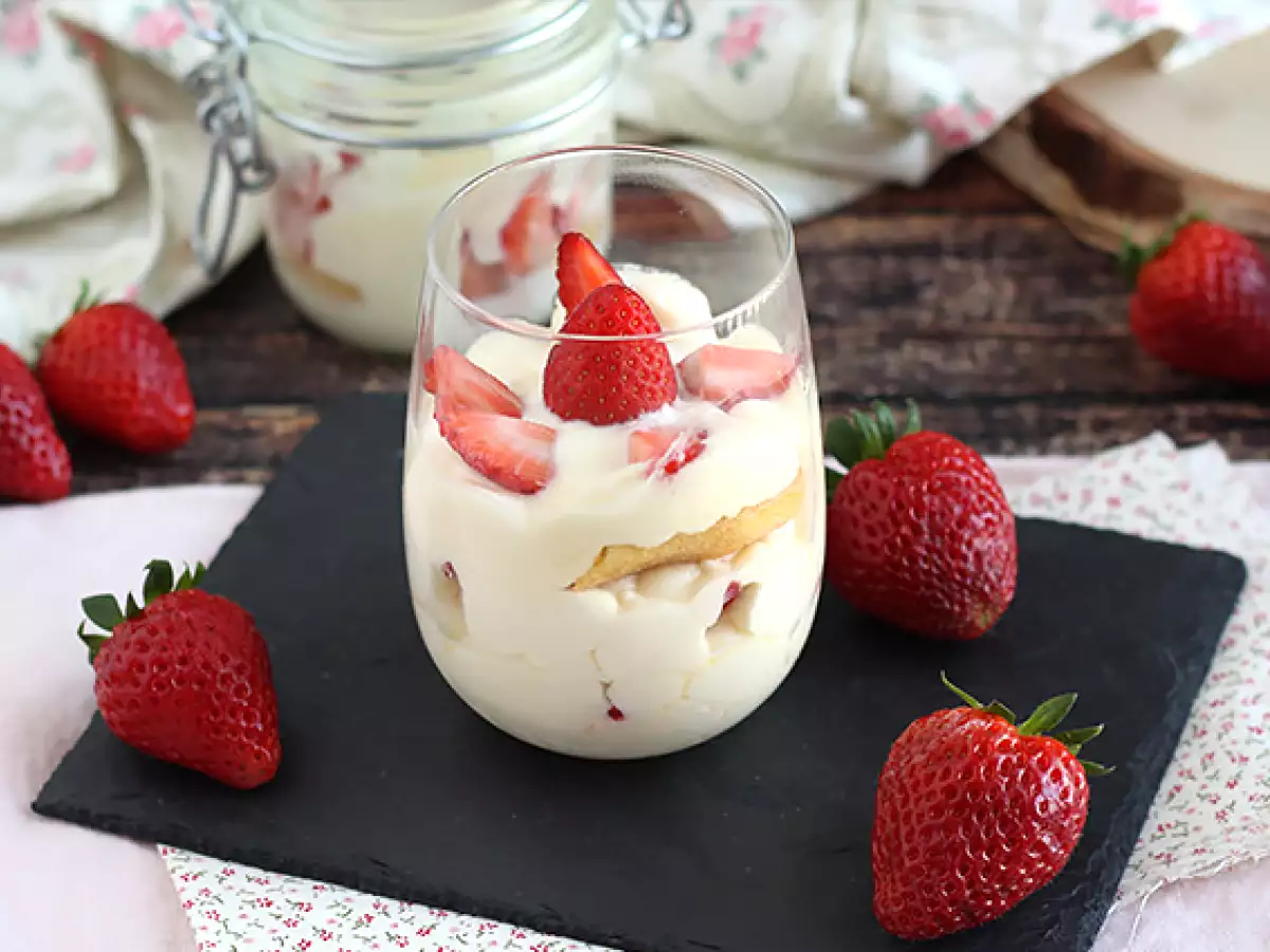 Recipe Fresh strawberry tiramisu verrines