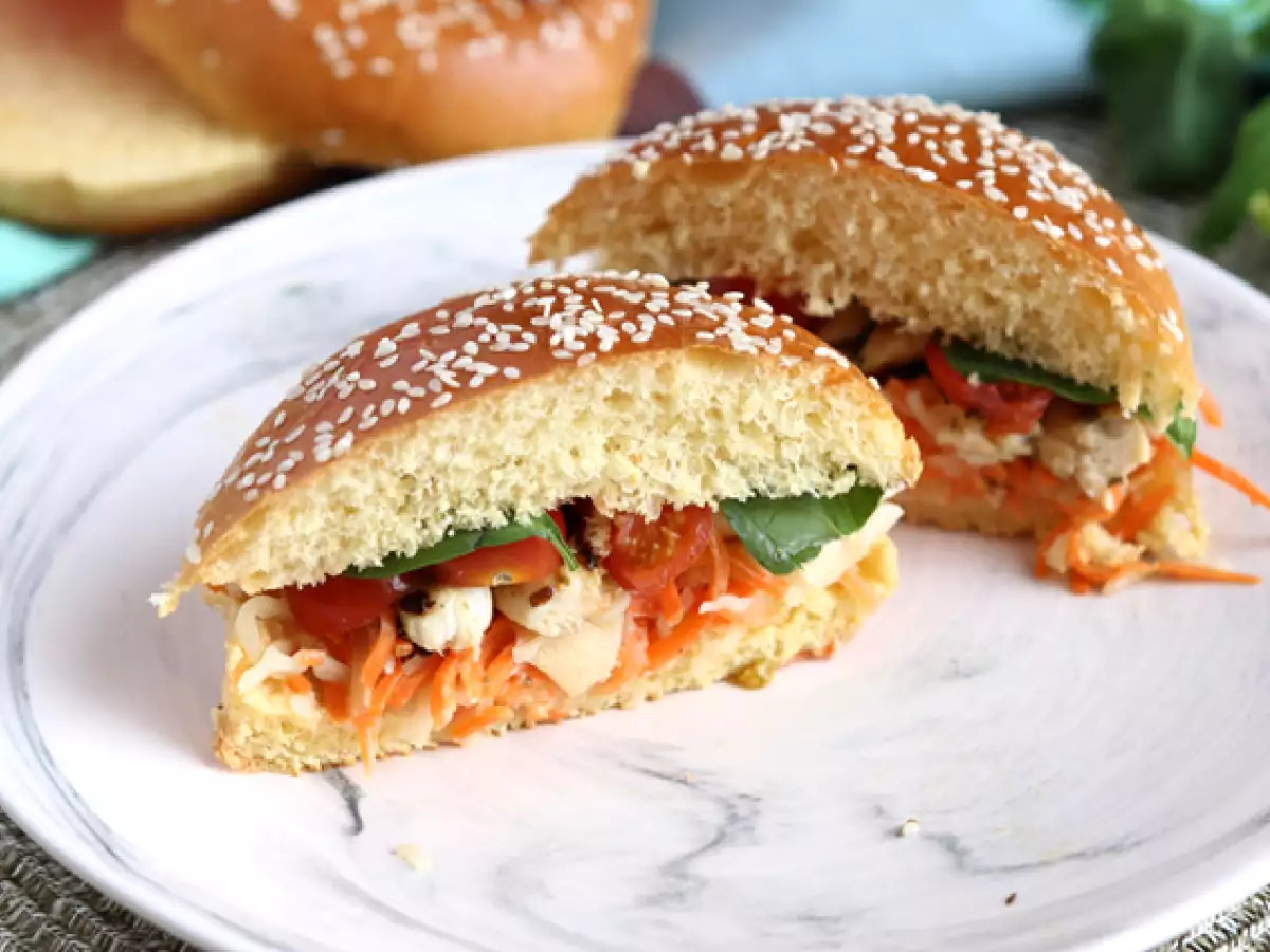 Recipe Marinated chicken sandwich with coleslaw, tomatoes, and basil