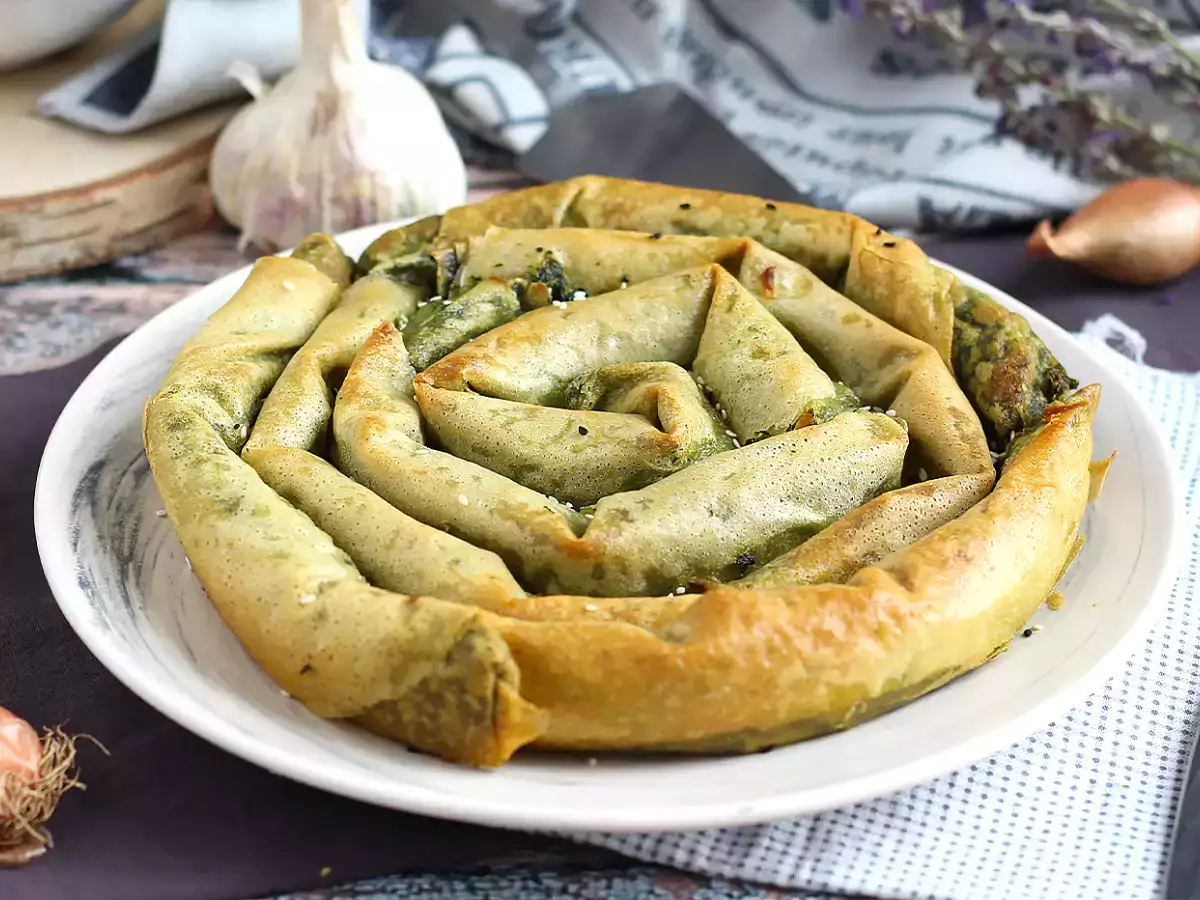 Recipe Turkish börek: crunchy and tasty stuffed filo with spinach and cheese