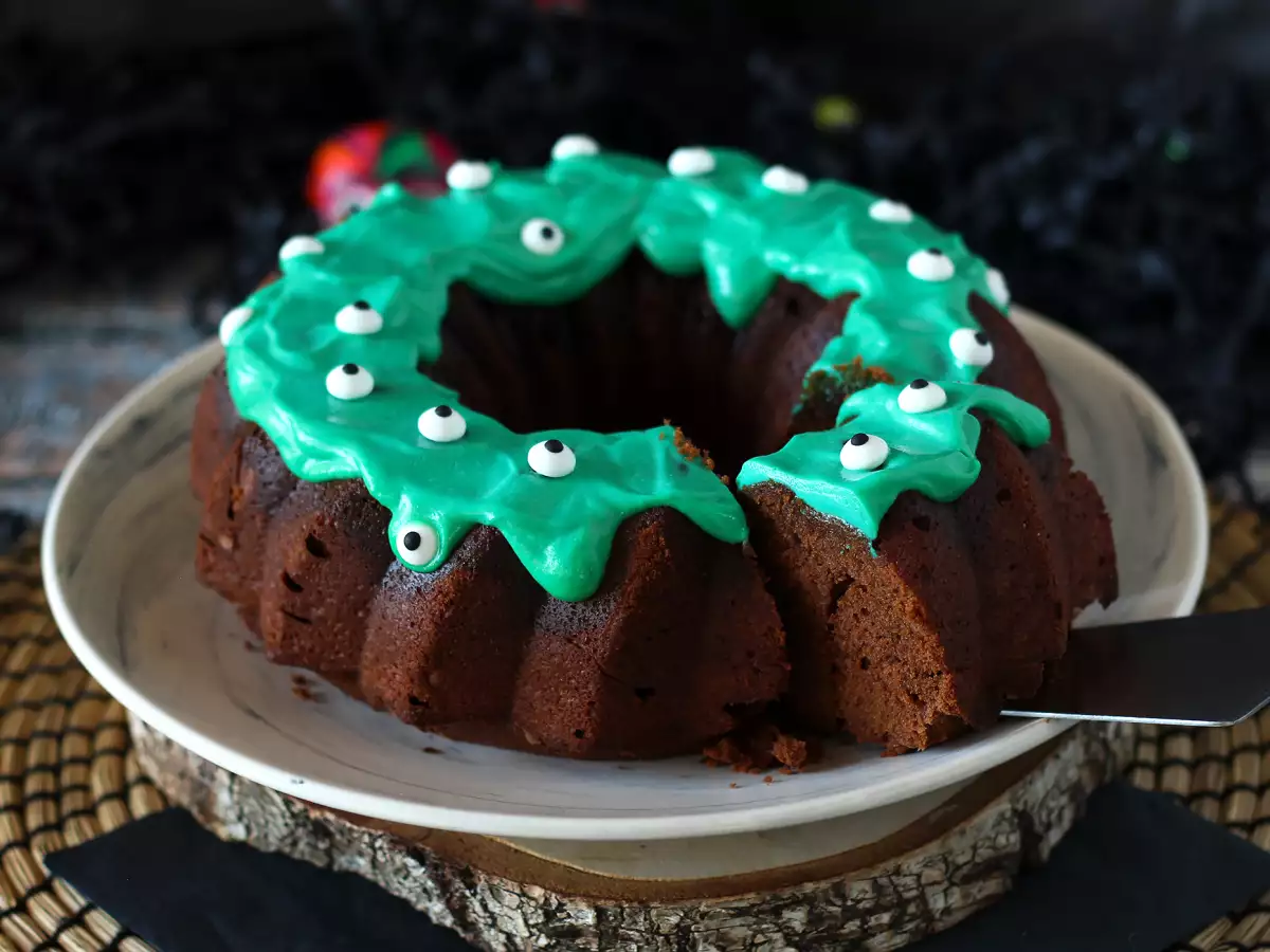 Recipe Halloween bundt cake