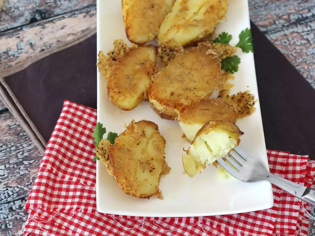 Recipe Parmesan potatoes, soft on the inside and crispy on the outside!