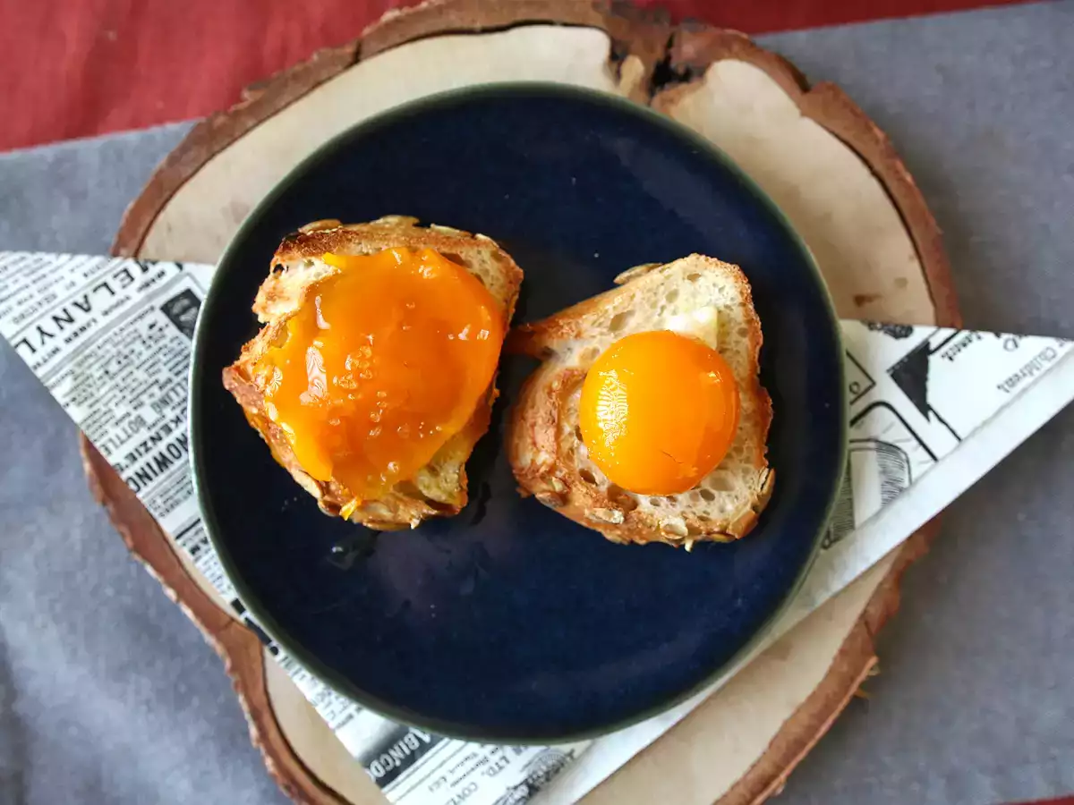 Recipe Candied egg yolks with airfryer to spread on a toast!