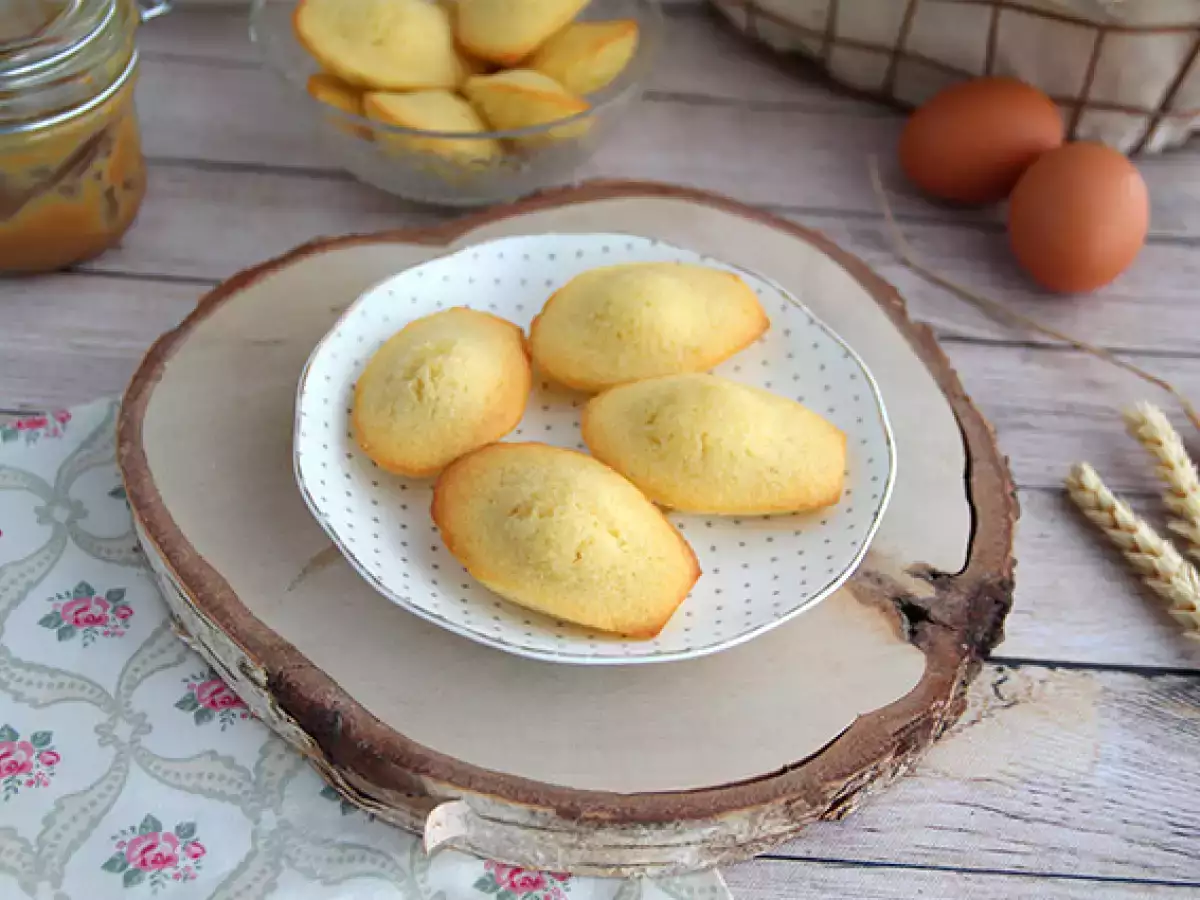 Recipe Easy recipe for plain, fluffy madeleines