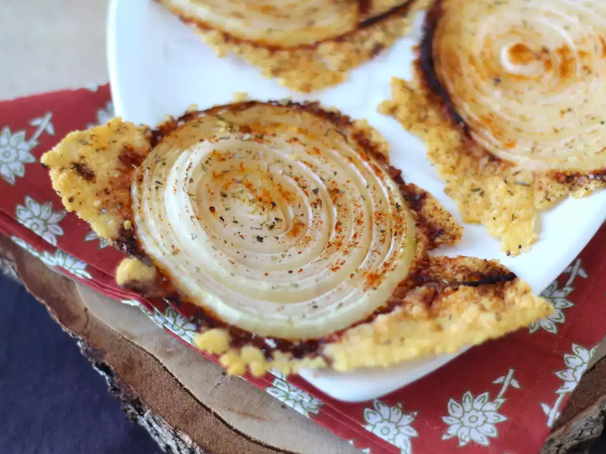 Recipe Super crispy homemade onion and parmesan chips