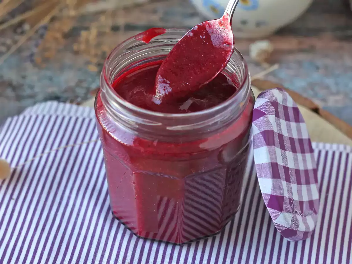 Recipe How to make an easy and perfect berry coulis