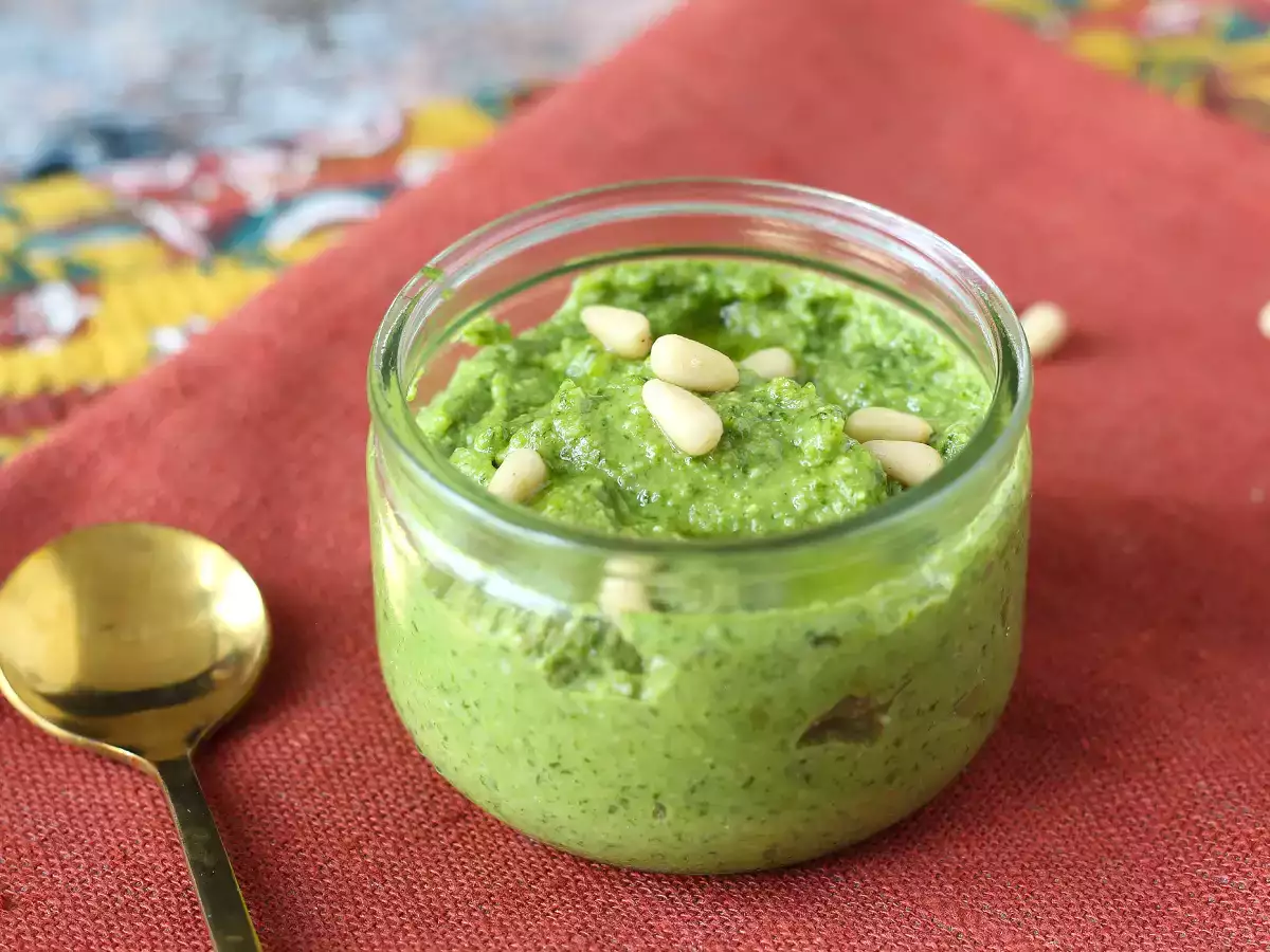 Recipe Fresh and creamy arugula pesto in 5 minutes