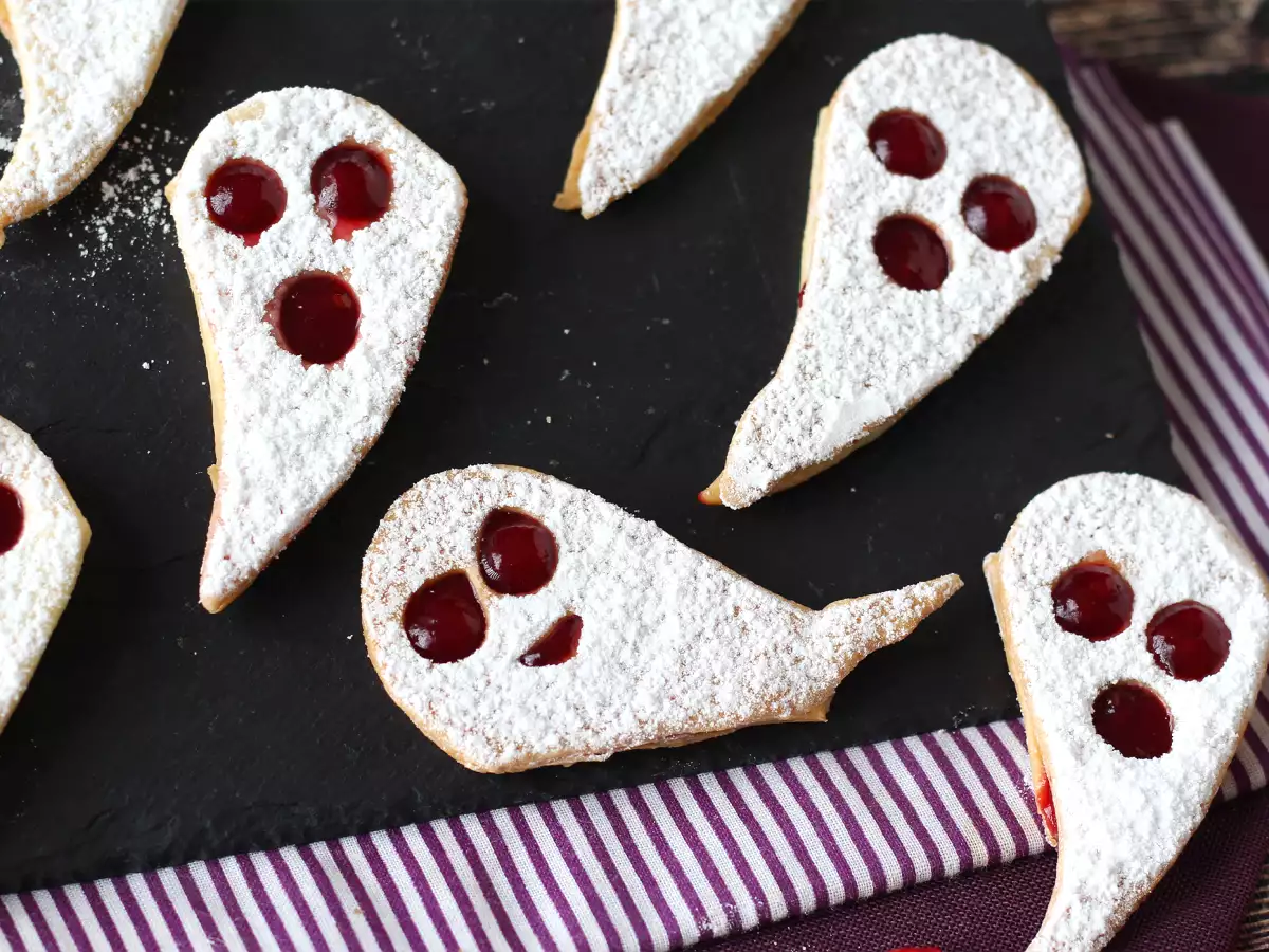 Recipe Ghost cookies: the easiest and most fun halloween recipe to make with kids
