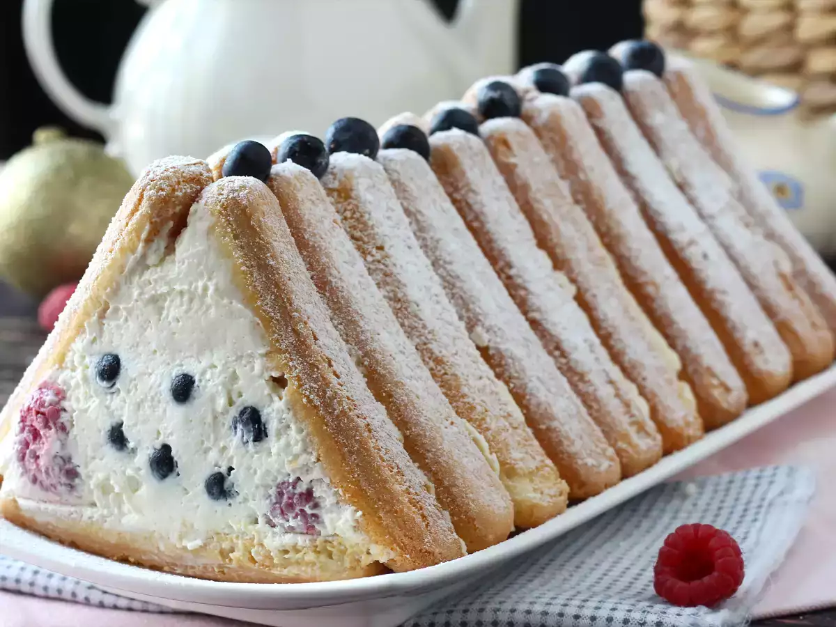 Recipe You don't need a mould to make this cabin-shaped red berries log!