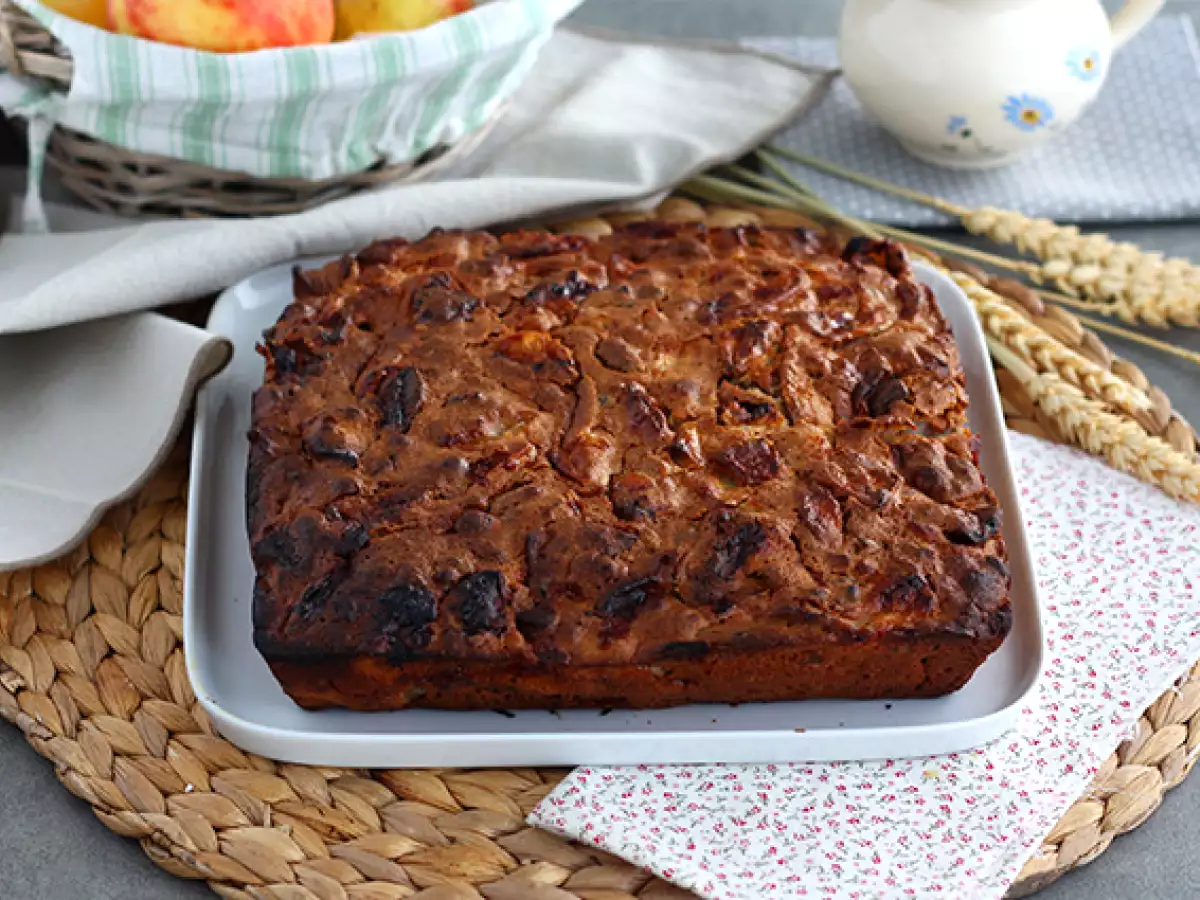 Recipe Apple, walnut, and cinnamon cake
