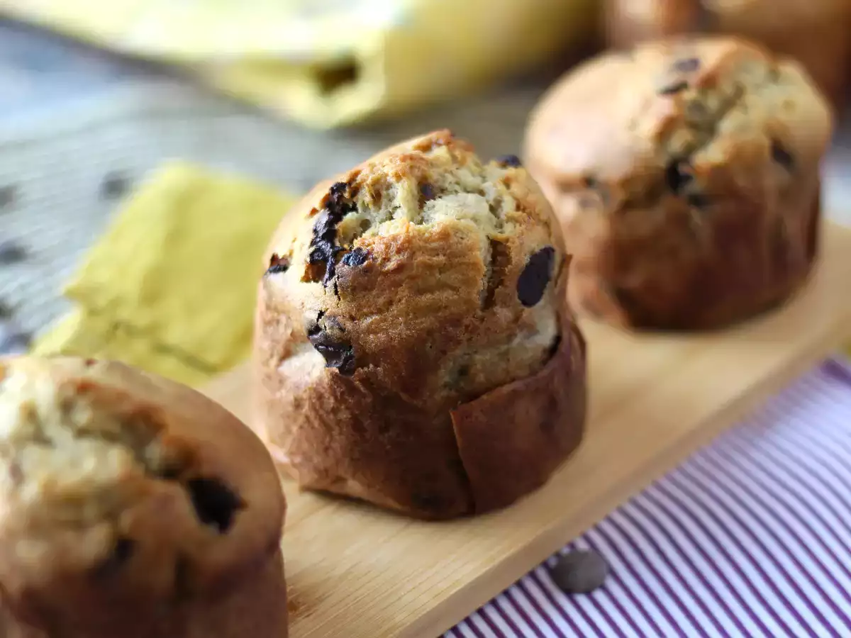 Recipe Extra gourmet banana and chocolate chip muffins