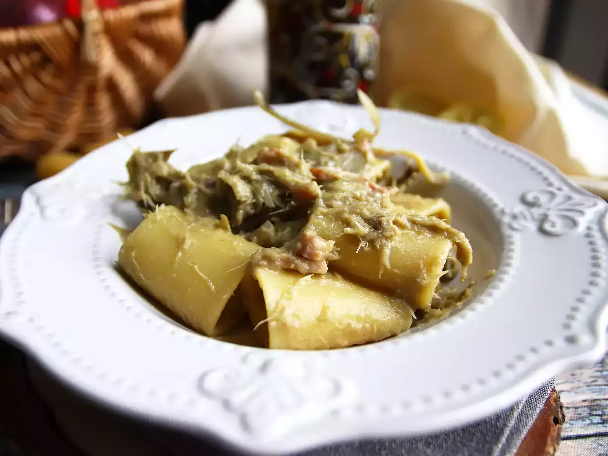 Recipe Paccheri pasta with artichokes and bacon