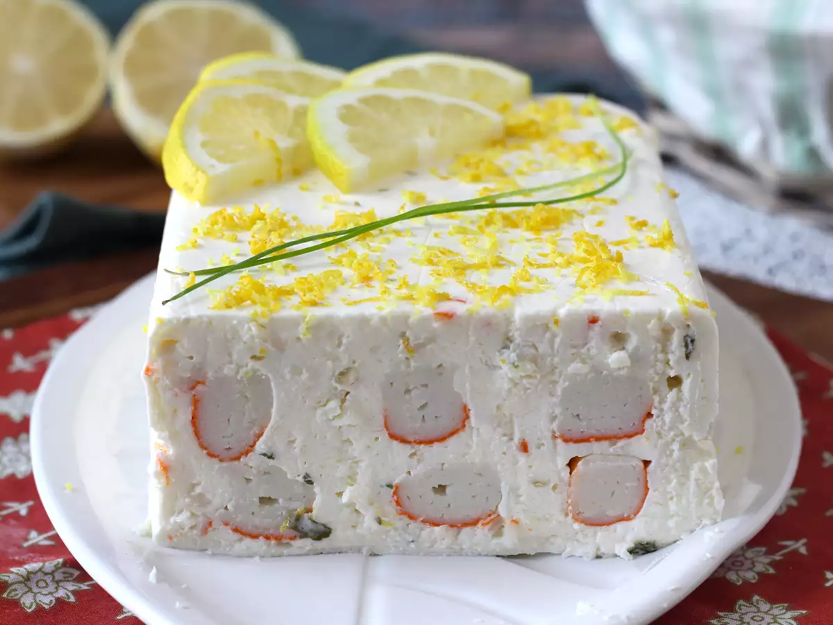 Recipe No-bake surimi terrine: an easy cold appetizer perfect for summer