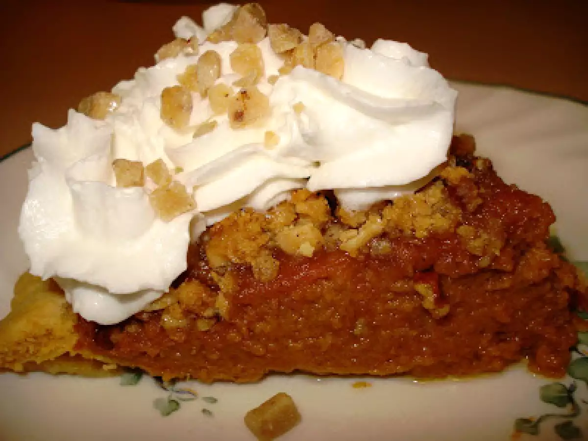 Recipe Birthday treat: pumpkin apple butter pie with toffee streusel topping