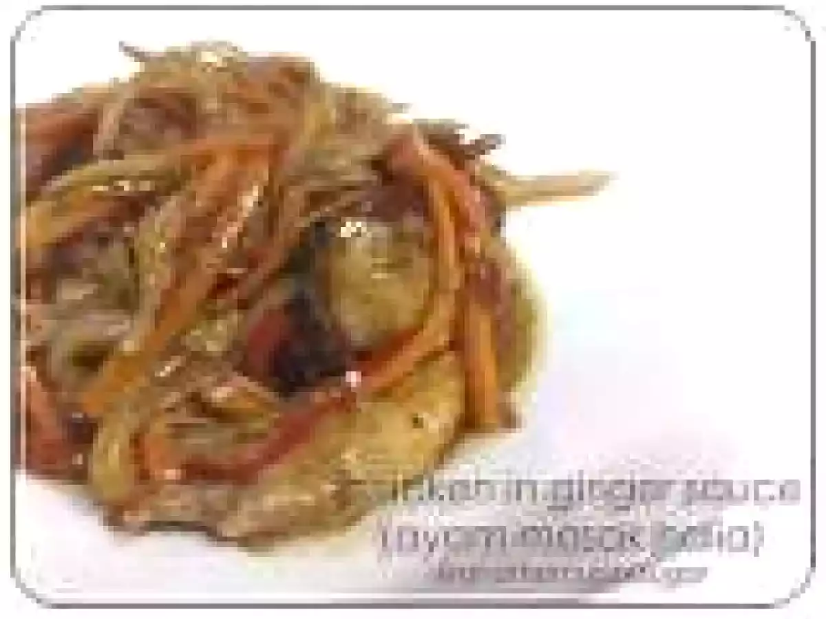 Chicken in ginger gravy/sauce (ayam masak halia)