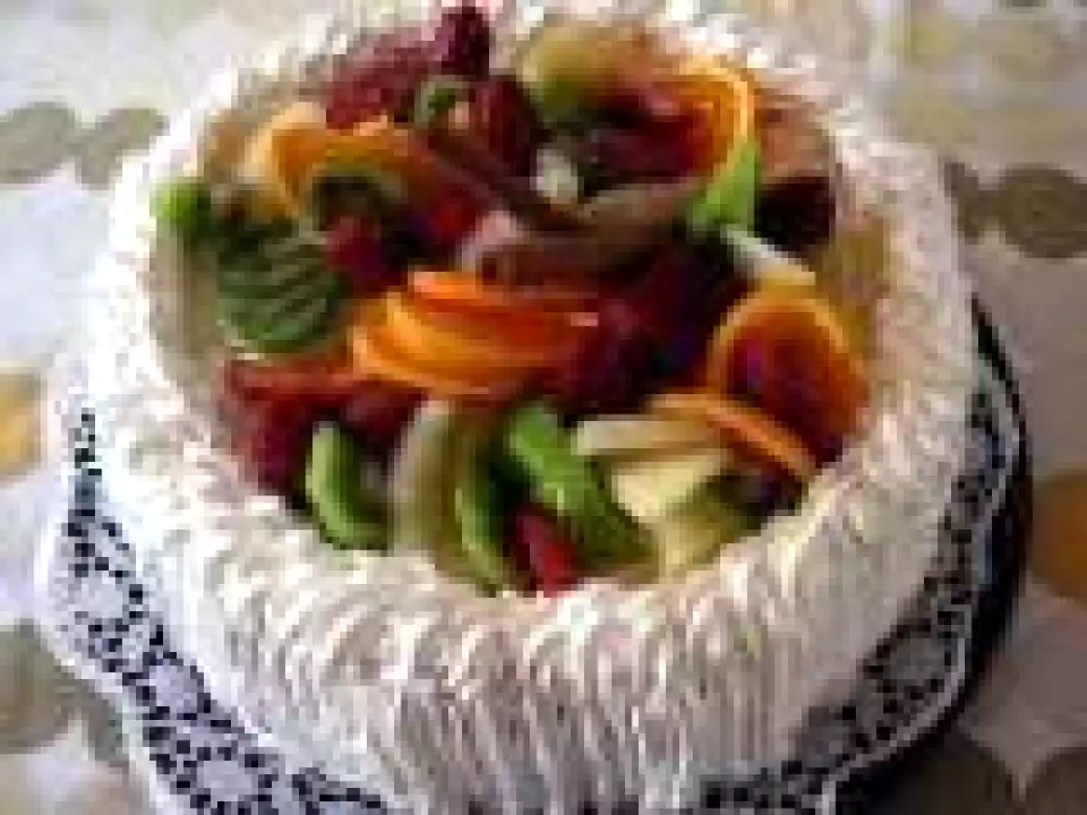 Tort cu mousse de ciocolata si capsuni