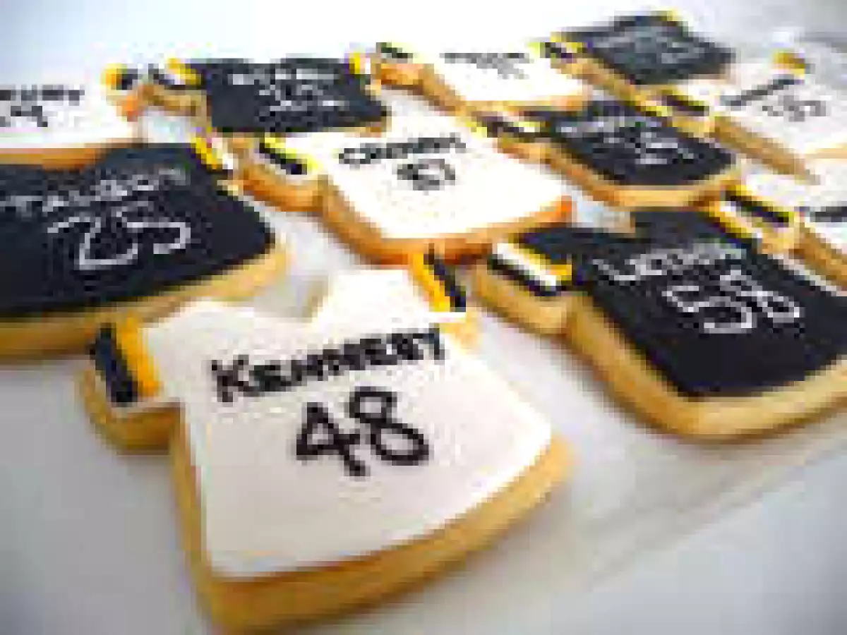 How to Decorate Cookies with Royal Icing