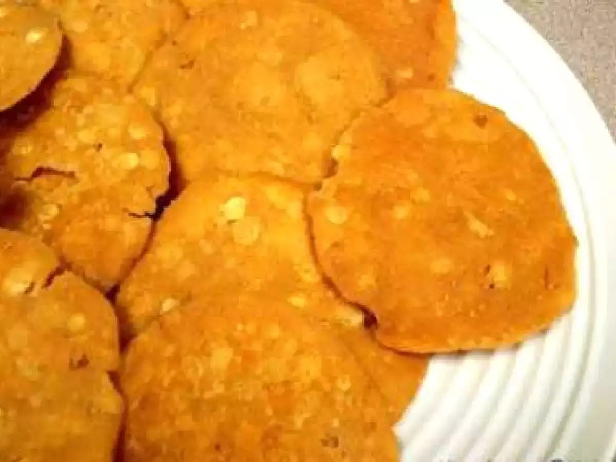 Recipe Thattai/ kara thattai ( spicy riceflour crispy patties)