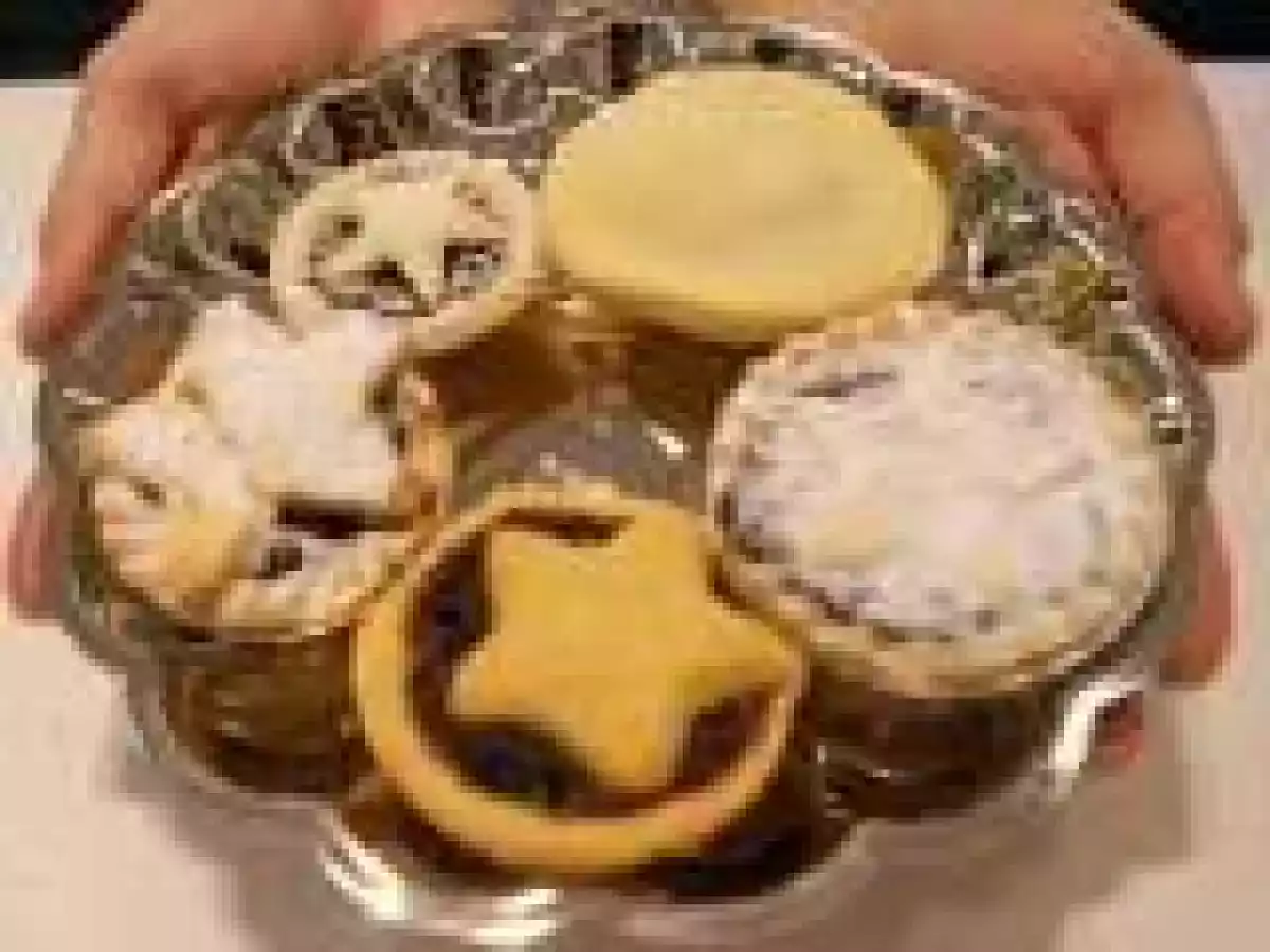 HOT: In Search of the Perfect Mince Pies