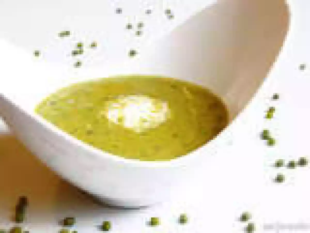 Secretly Decadent Spinach and Mung Bean Soup