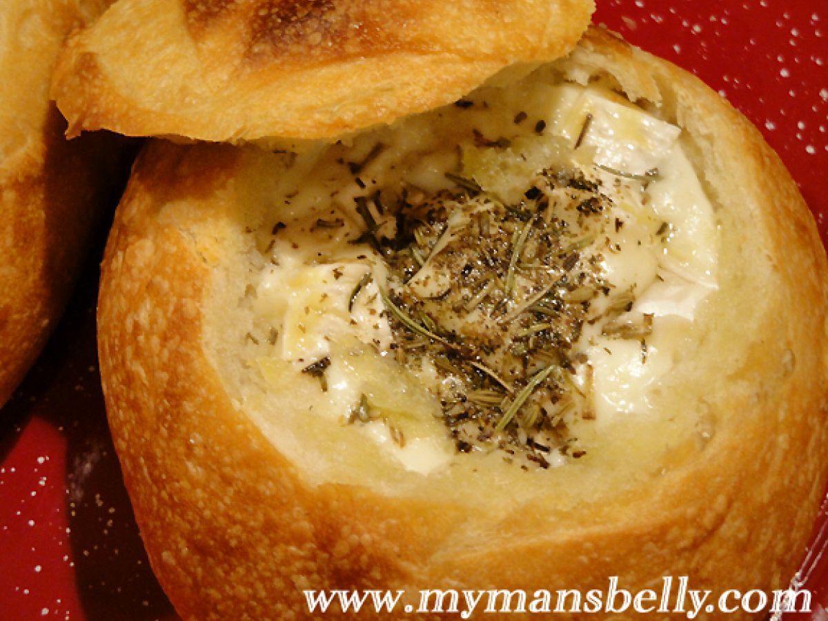 Four b?s baked bread brie bowl