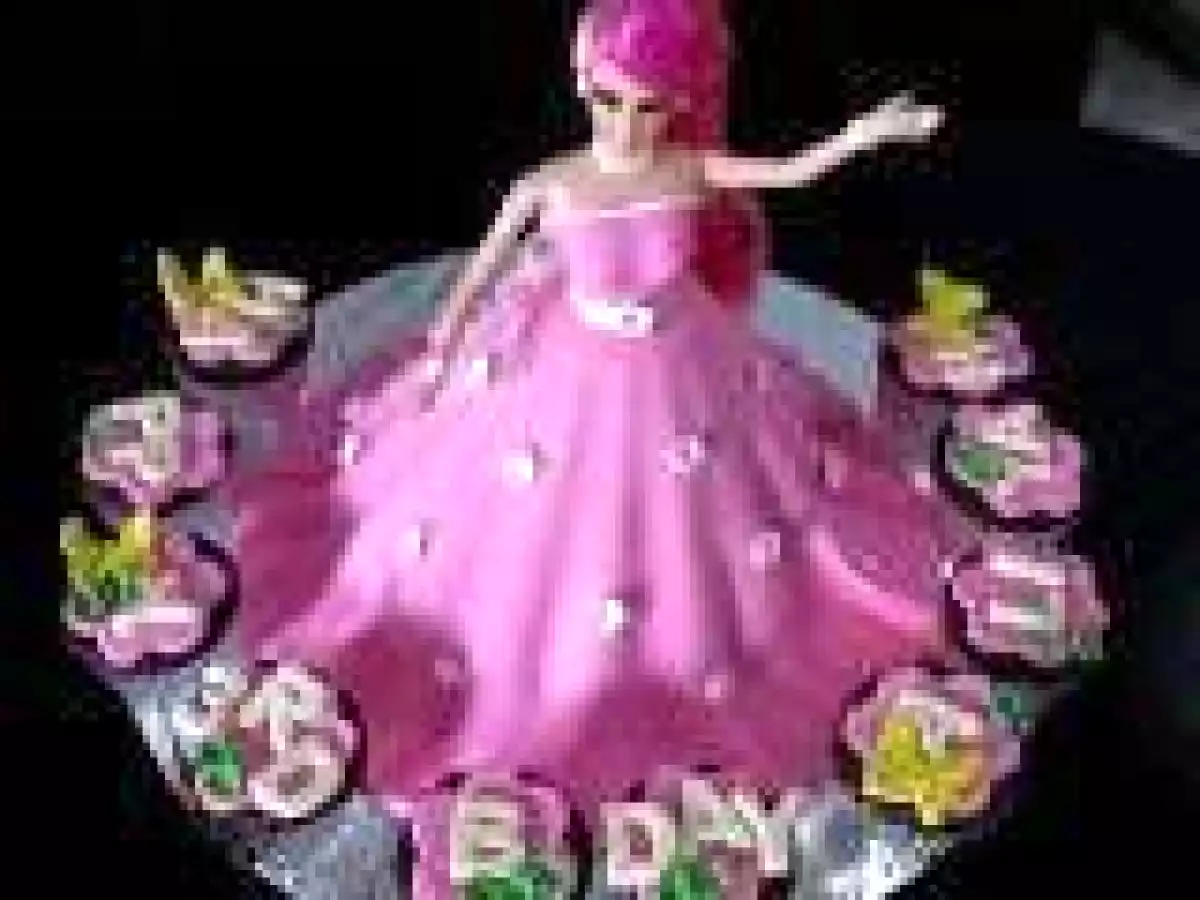 BARBIE Cake