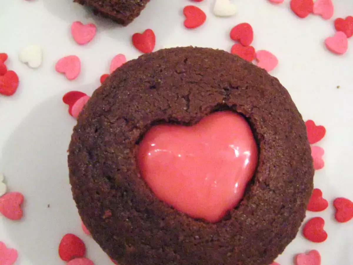 Recipe Devil's food cupcake with passion fruit filling