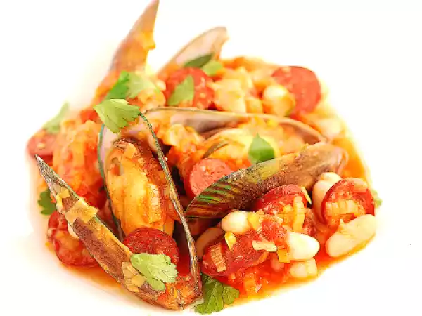 Recipe Green lipped mussels with haricot bean & chorizo sausage