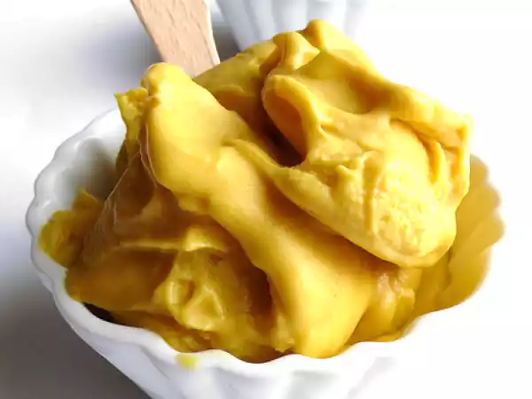 Recipe Coconut, cashew and saffron ice cream