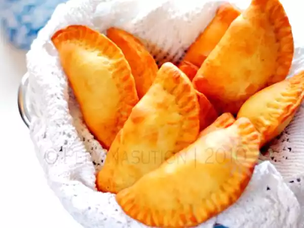 Recipe Panada - manadonese tuna stuffed bread/pastry