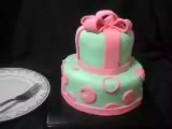 Recipe Fondant Cake - Lemon Cake with Whipped White Chocolate Ganache and Raspberry Jam Filling