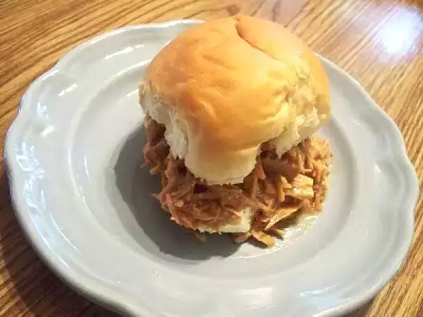 Recipe Shredded turkey in gravy sandwiches (crock pot)