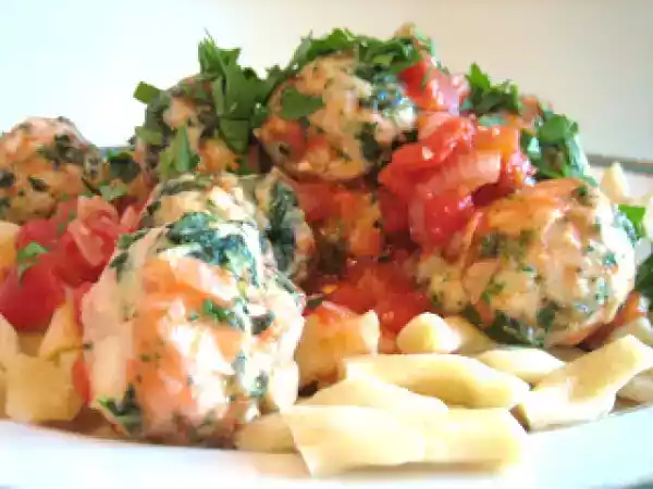 Recipe Homemade pasta and turkey florentine meatballs