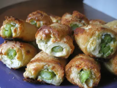 Recipe Hot asparagus rolls