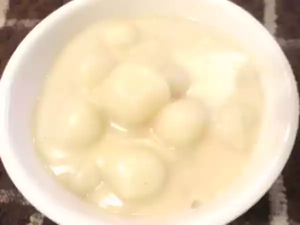 Recipe Paal kolukattai (steamed rice balls in coconut milk)