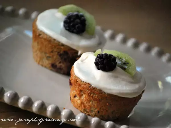 Recipe Kiwi blackberry breakfast cupcakes